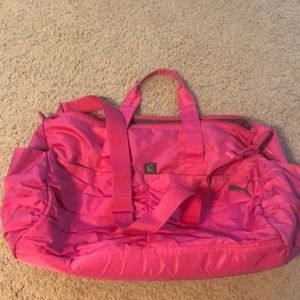 Puma yoga workout duffel bag like new!